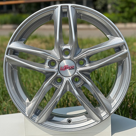 Moskva (КС689) 6.500xR16 5x114.3 DIA67.1 ET50 Нео-классик Moskva (КС689) 6.500xR16 5x114.3 DIA67.1 ET50 Нео-классик